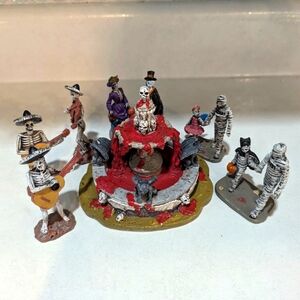 LEMAX Spooky Town Accessories